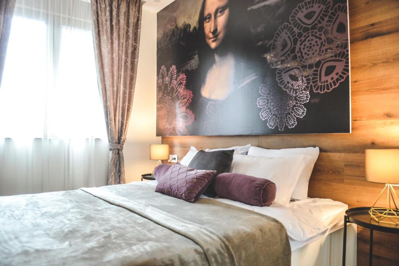 Mona Liza Apartment