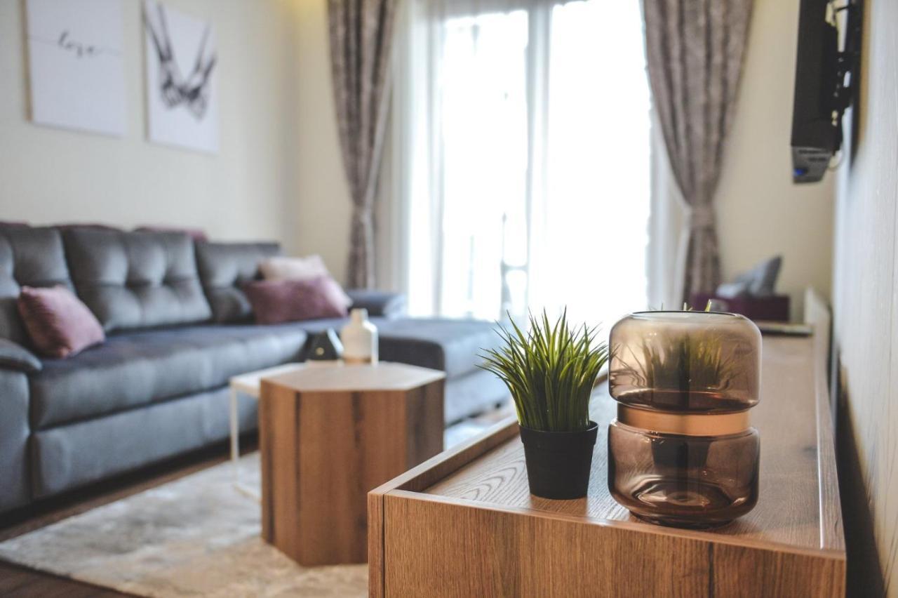 Mona Liza Apartment *