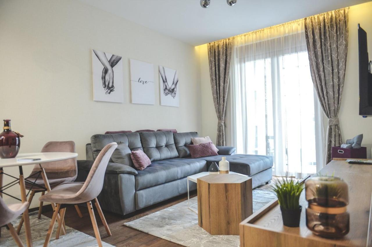Mona Liza Apartment