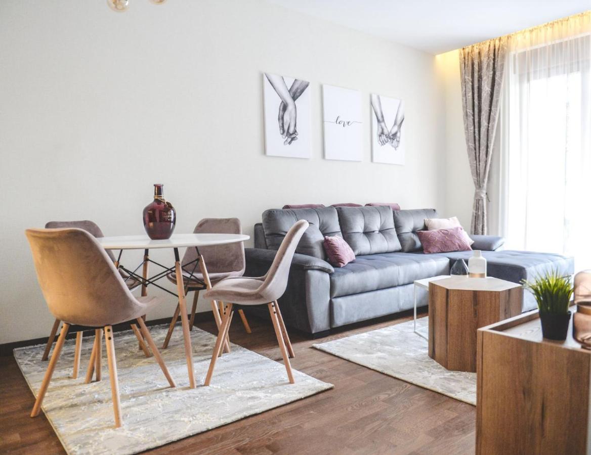 Mona Liza Apartment *